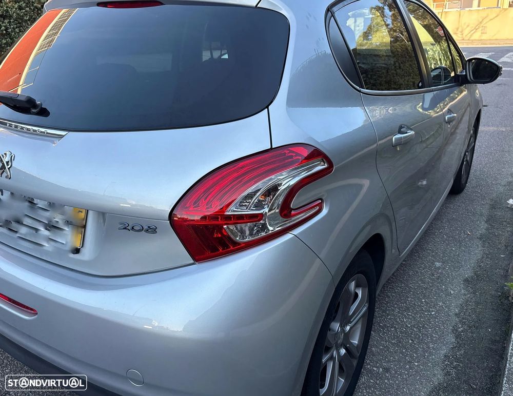 Peugeot 208 1.4 HDi SE Style - 21
