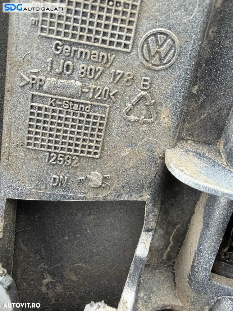 Bara Spoiler Fata cu Imperfectiuni Volkswagen Golf 5 2004 - 2008 Cod 1J0805903 1J0807178B 1J0807221 [L9919] - 8