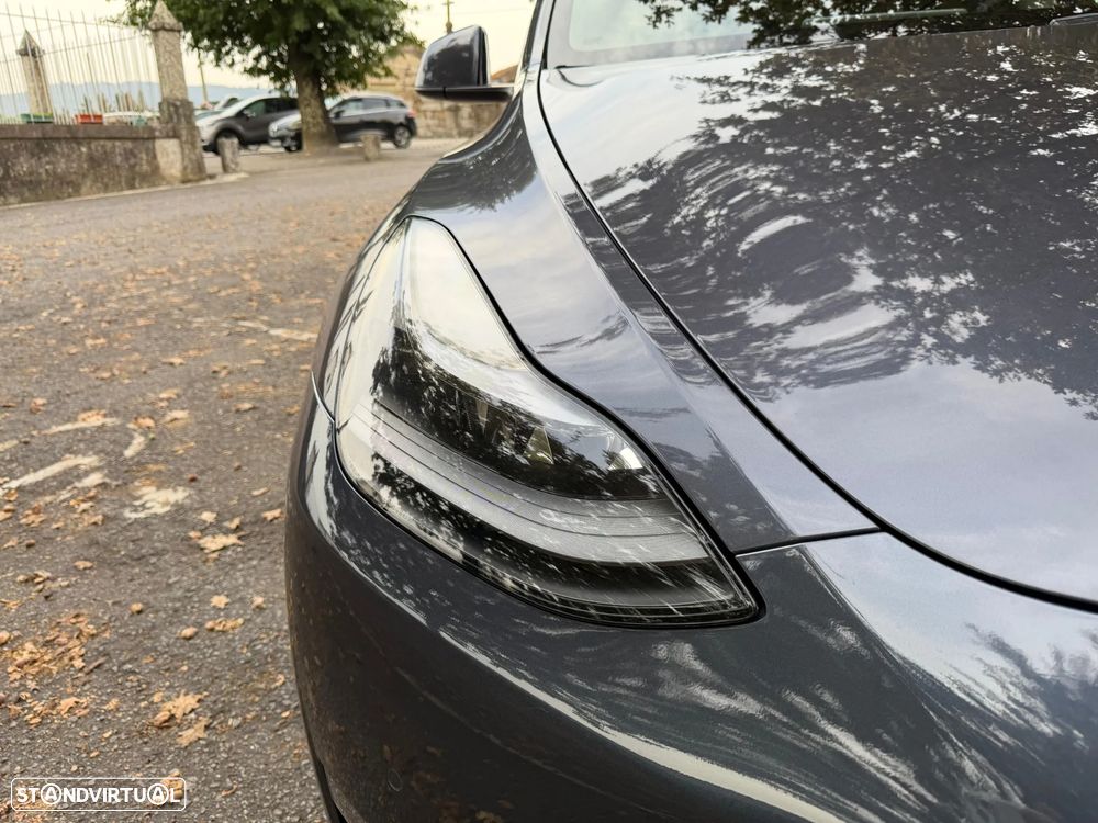 Tesla Model Y - 28