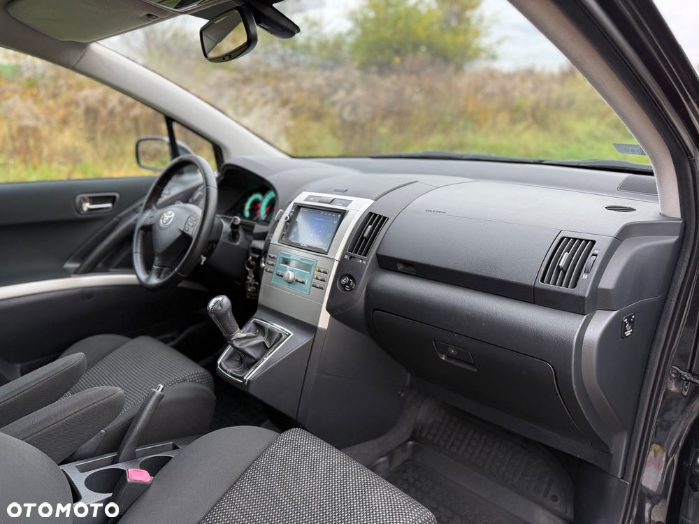 Toyota Corolla Verso 2.2 D-4D X + NAVI 7os - 14