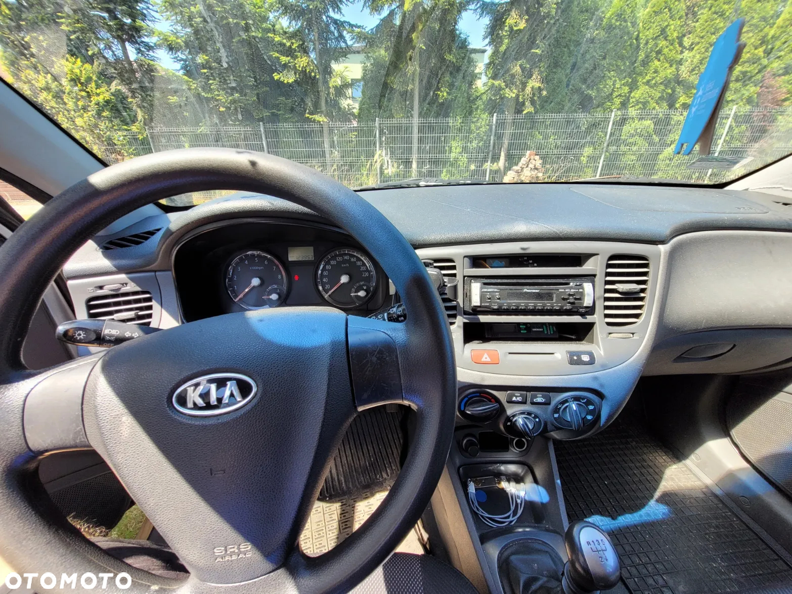 Kia Rio - 7