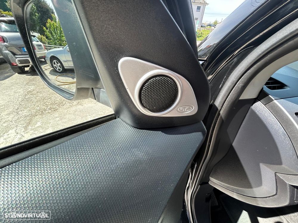 Mitsubishi Outlander 2.0 DI-D Intense+ 4WD - 27