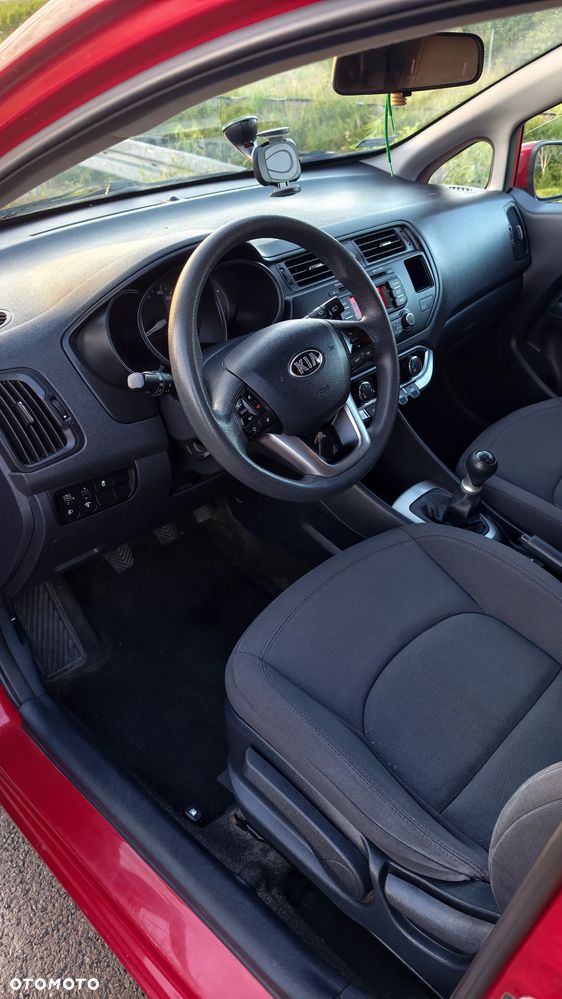 Kia Rio 1.2 L - 9