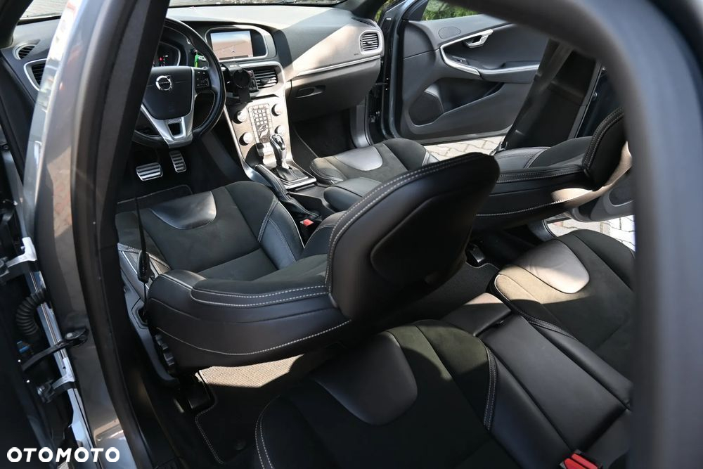 Volvo V40 D2 Geartronic RDesign - 36