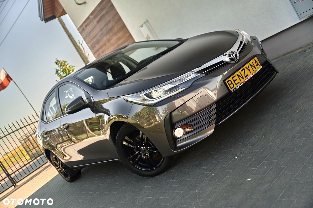 Toyota Corolla 1.6 Premium + - 19