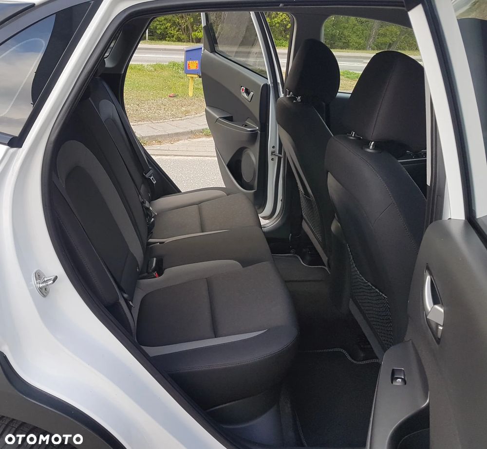 Hyundai Kona - 12