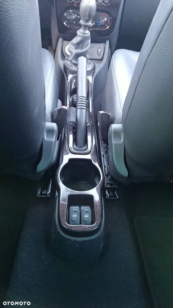 Dacia Duster 1.6 16V 4x4 Prestige - 16