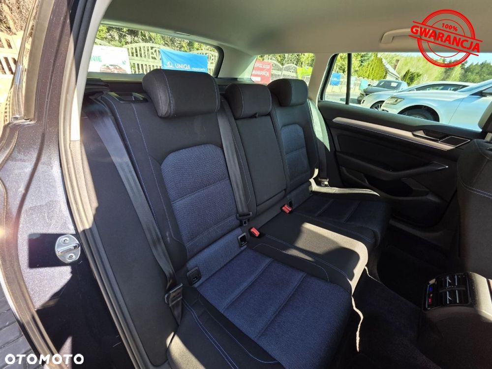 Volkswagen Passat Variant - 23