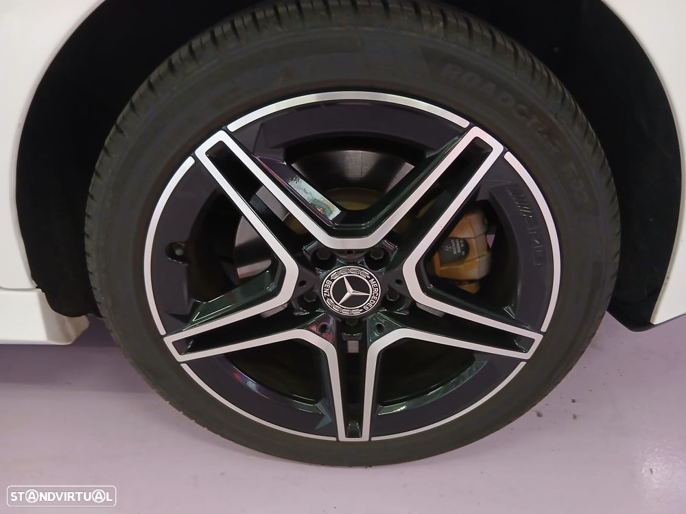 Mercedes-Benz A 250 e AMG Line - 16