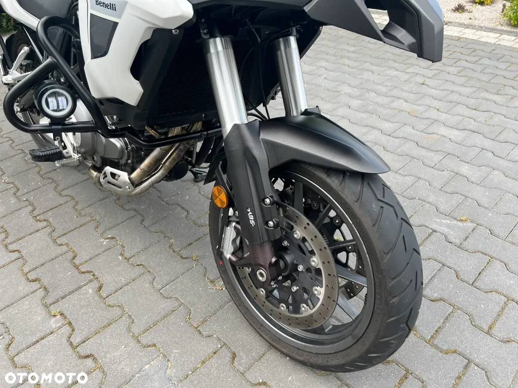 Benelli TRK 502 - 10