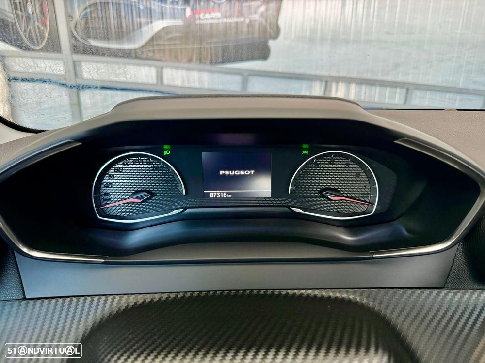 Peugeot 208 1.2 PureTech Allure - 19