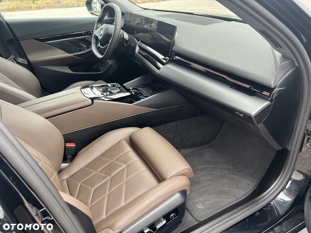 BMW Seria 5 530e PHEV - 9