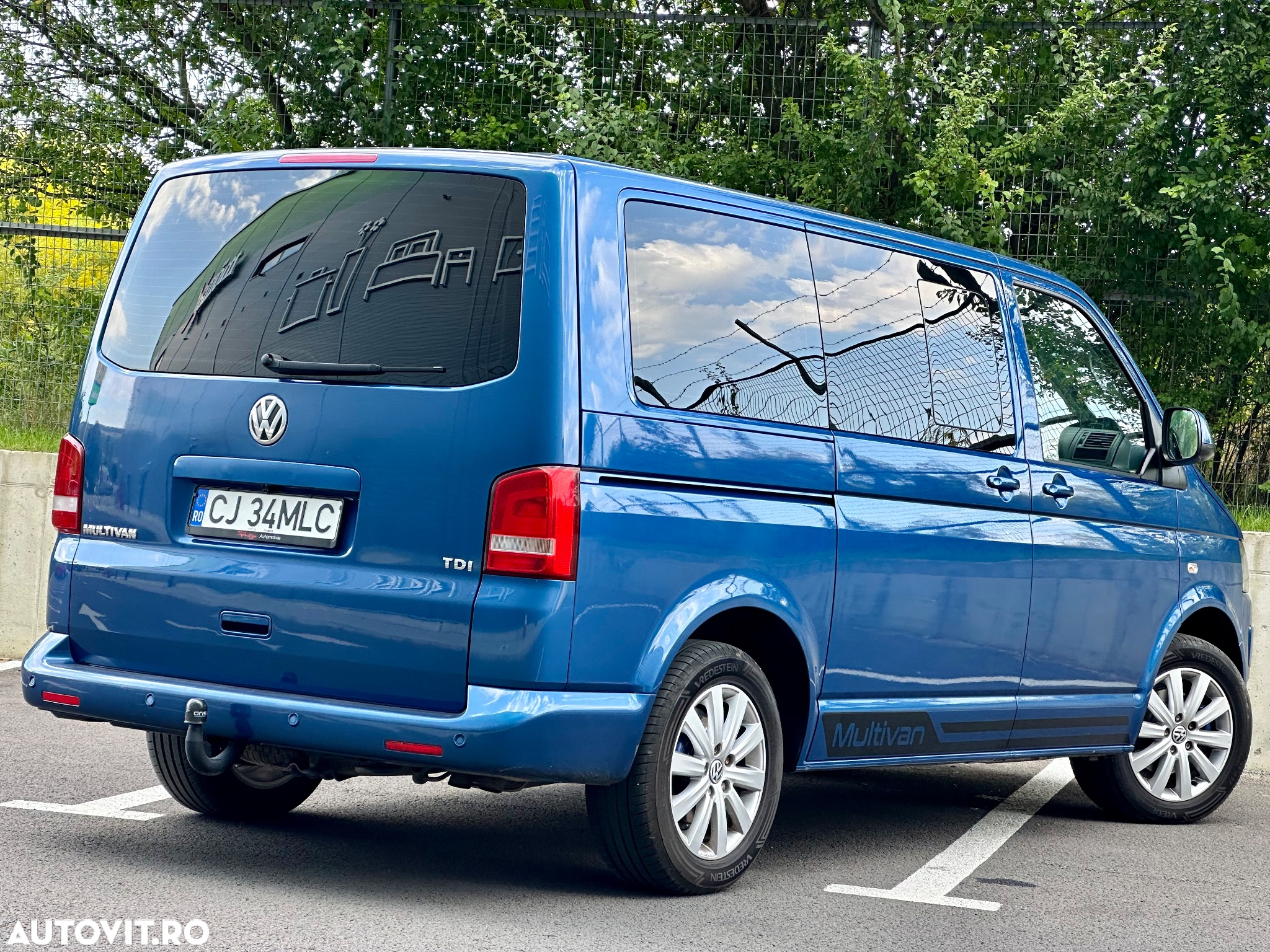 Volkswagen Multivan - 5