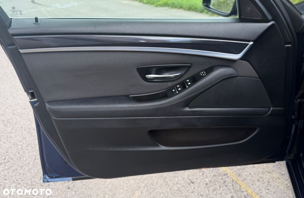 BMW Seria 5 520i - 20