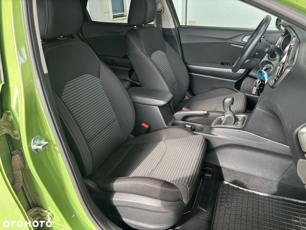Kia XCeed - 12