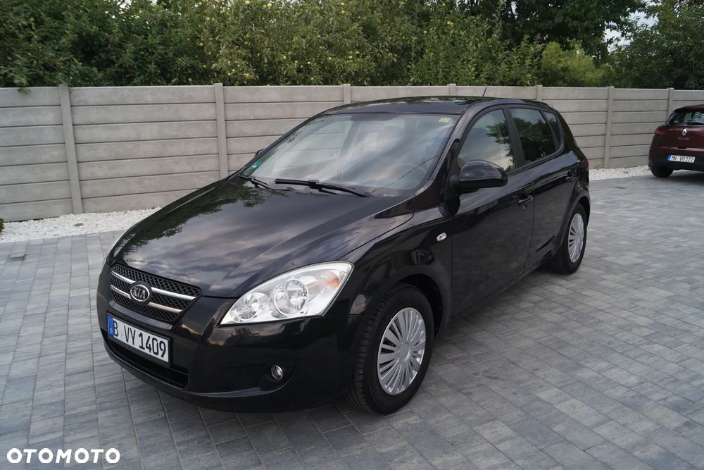 Kia Ceed - 1