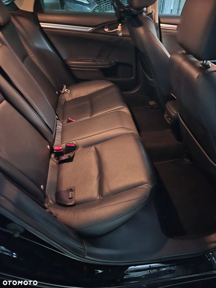 Honda Civic 1.5 T Executive - 29
