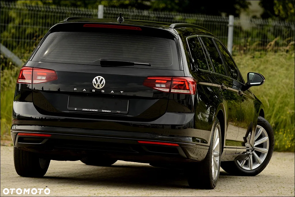 Volkswagen Passat Variant 2.0 TDI SCR DSG Comfortline - 5