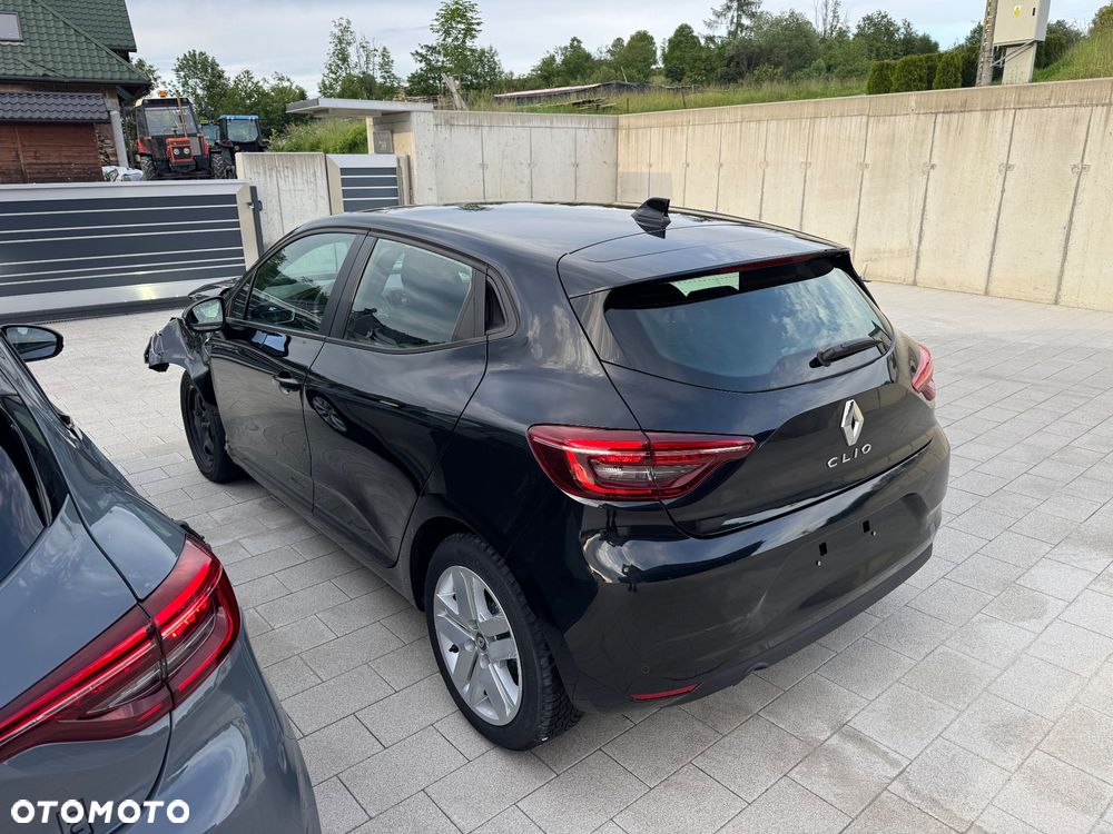 Renault Clio - 9