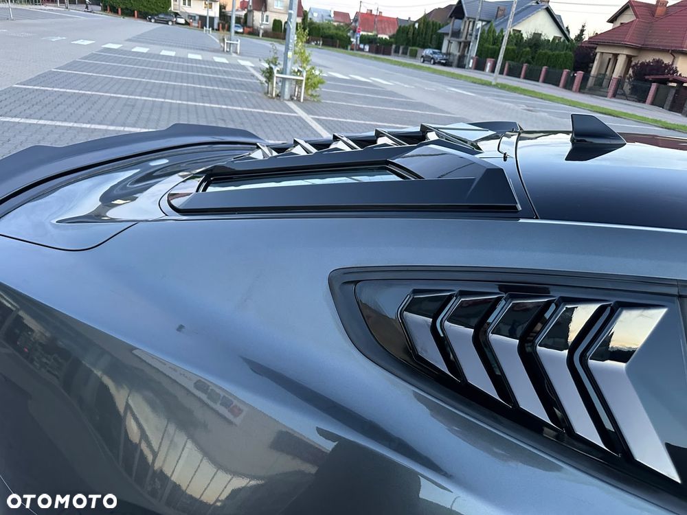 Ford Mustang - 4