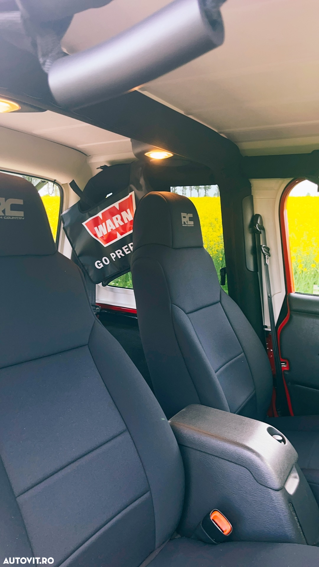 Jeep Wrangler - 12