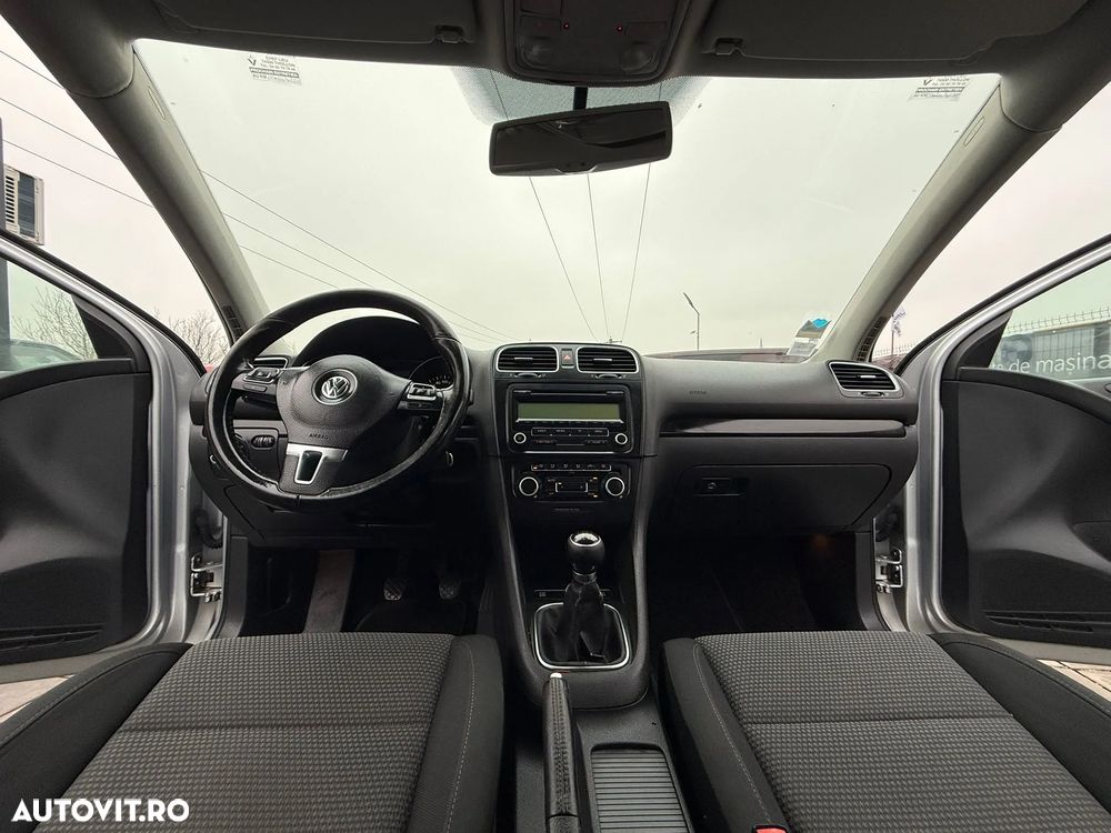 Volkswagen Golf - 6