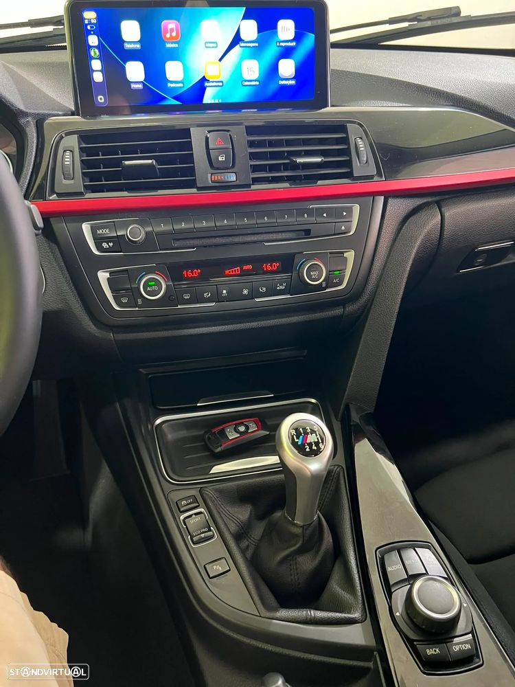BMW 318 d Line Sport - 15