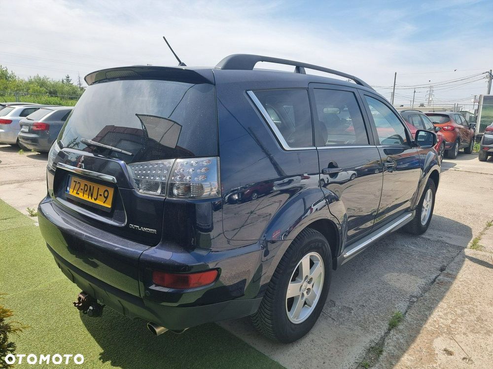Mitsubishi Outlander - 5