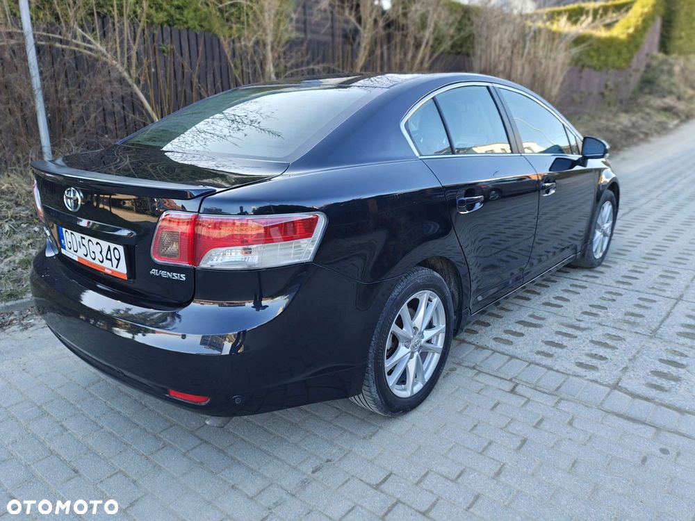 Toyota Avensis 2.0 D-4D - 17