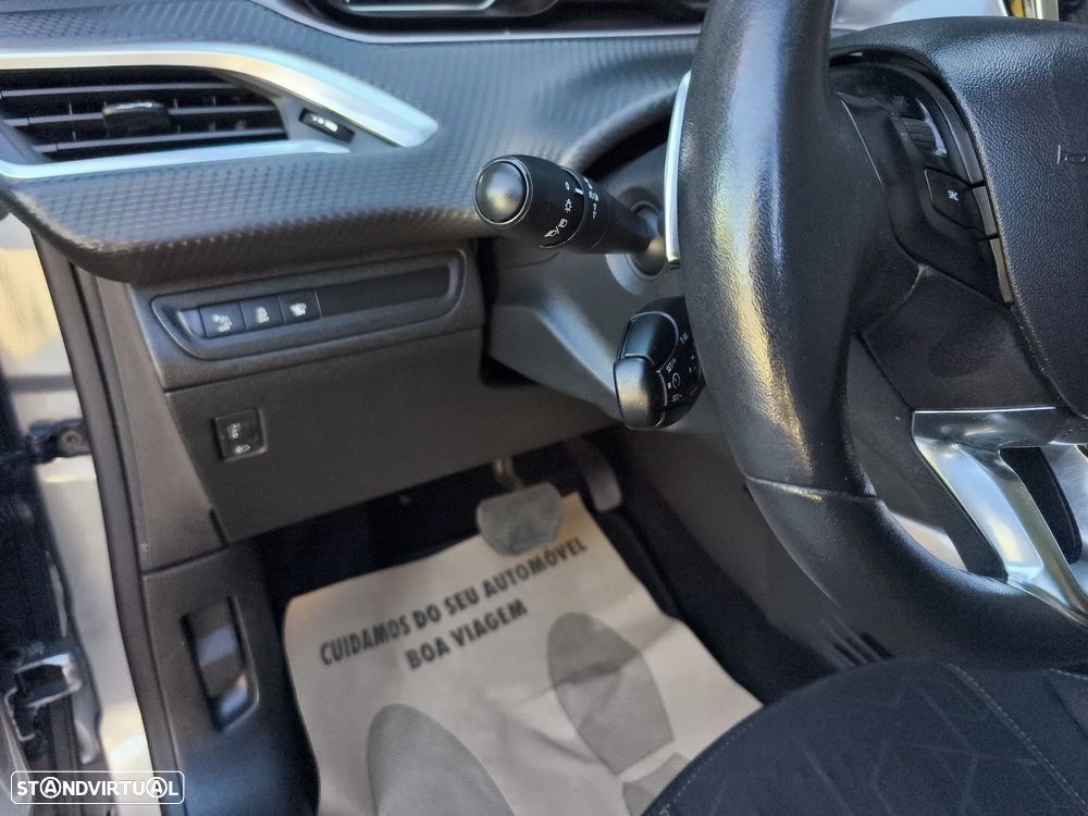 Peugeot 2008 1.6 e-HDi Allure 2-Tronic - 19