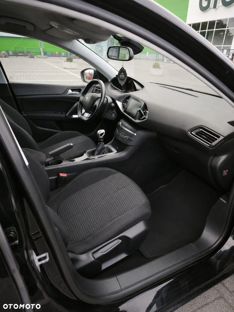 Peugeot 308 1.5 BlueHDi Allure S&S - 9