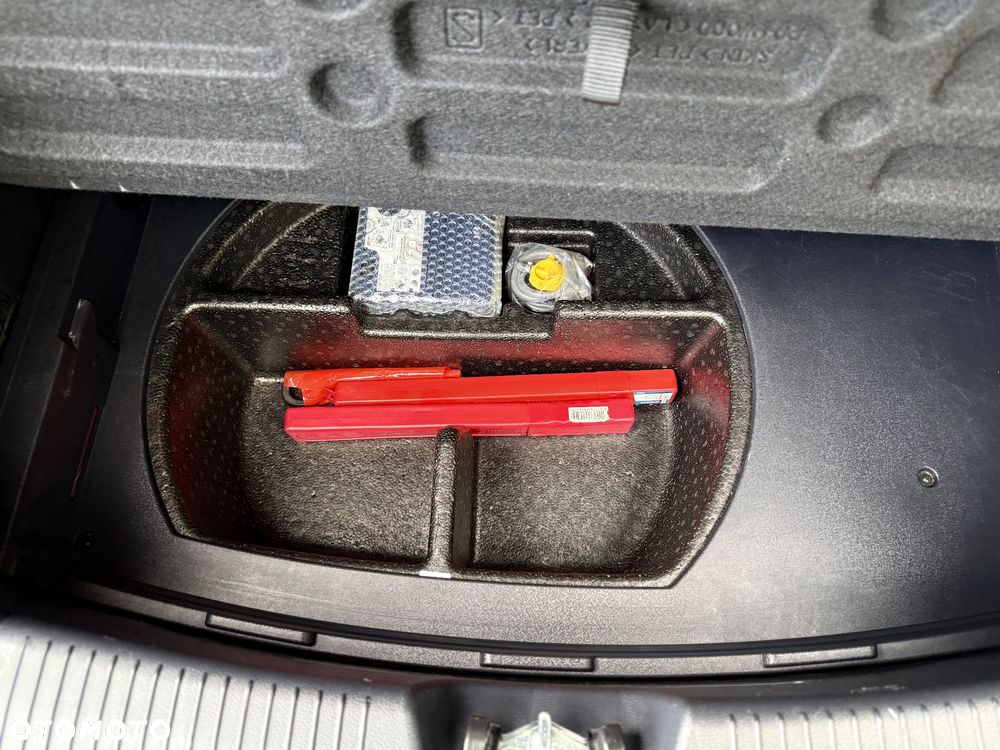 Kia Rio 1.2 Dream Team Edition - 28