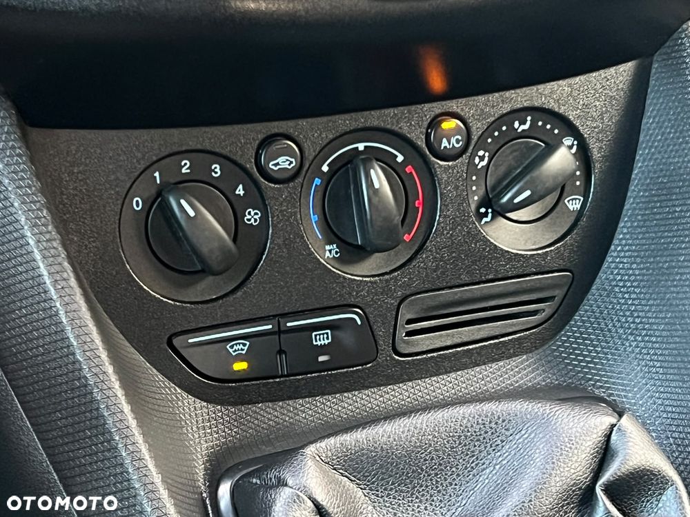 Ford Tourneo Connect - 23