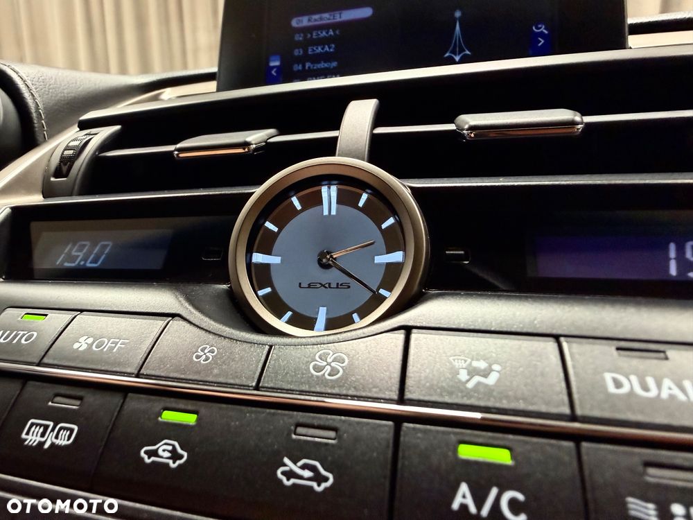 Lexus NX 300h Comfort AWD - 19