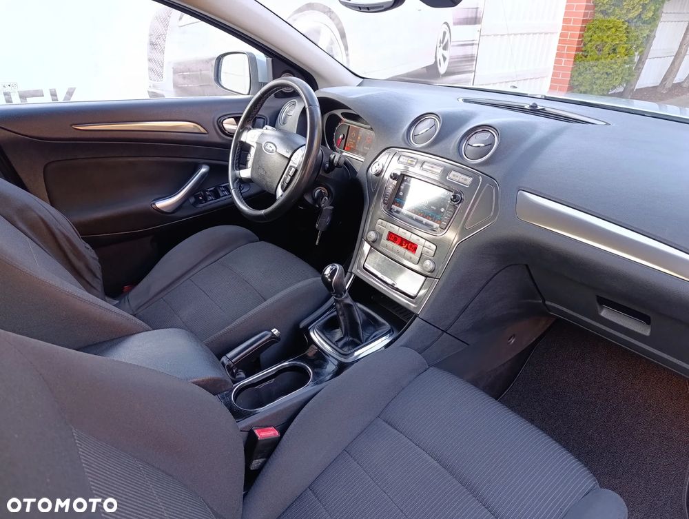 Ford Mondeo 2.0 Platinium X - 9