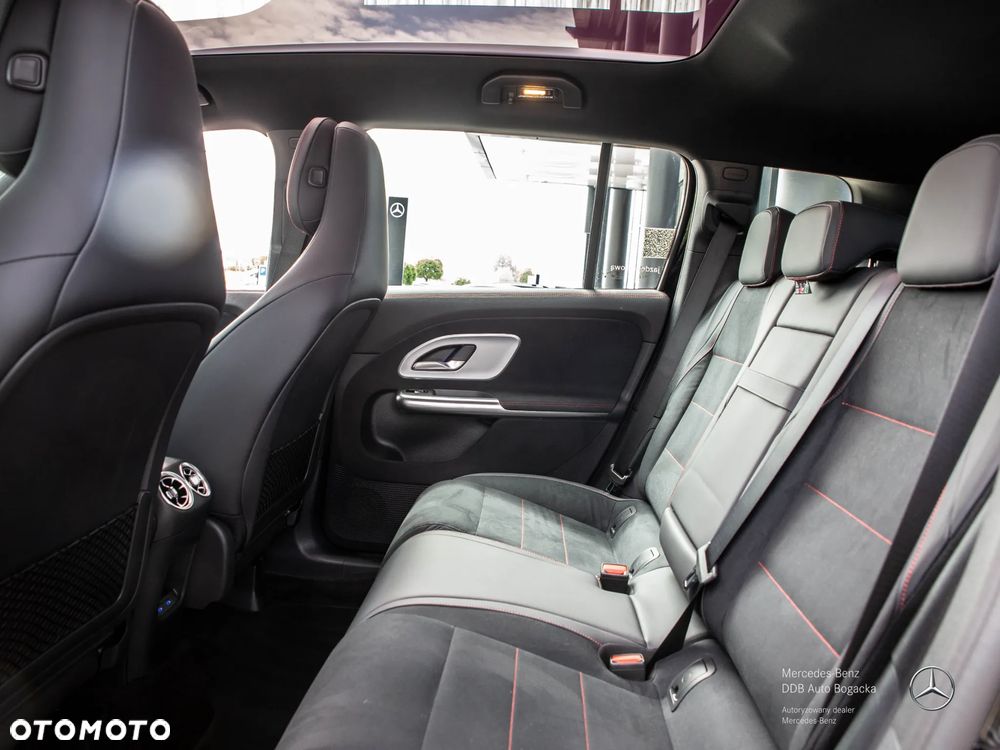 Mercedes-Benz GLB - 10