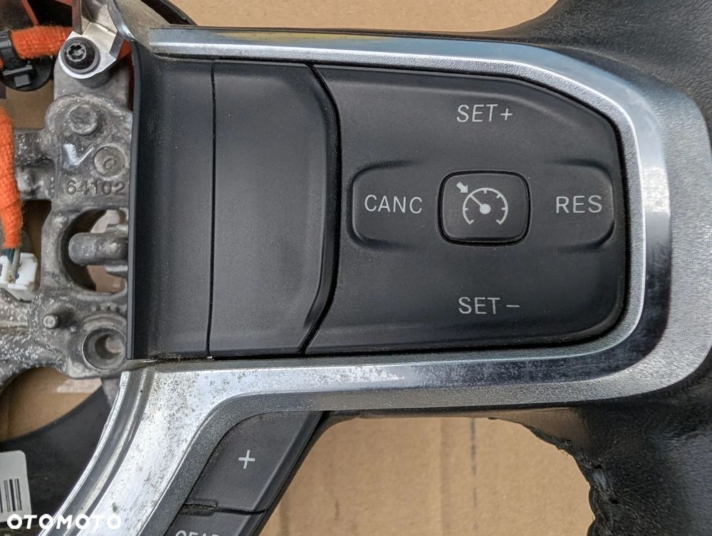 KIEROWNICA MULTIFUNKCYJNA DODGE RAM V 641038000D - 5