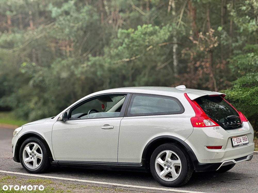 Volvo C30 D2 Momentum - 13