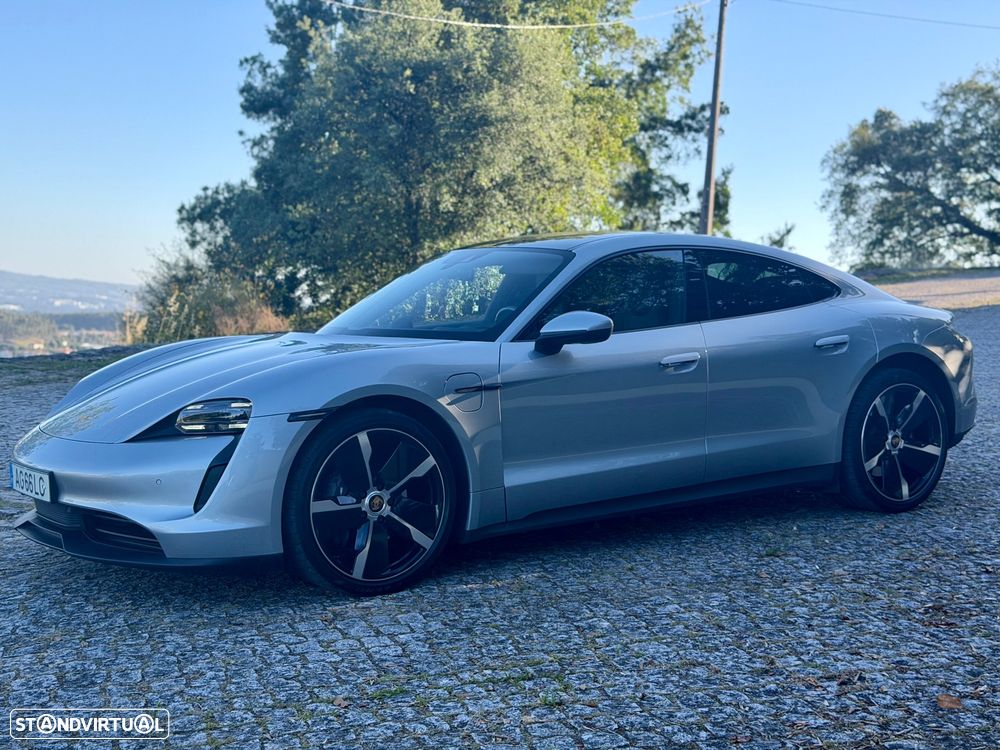 Porsche Taycan Standard - 11