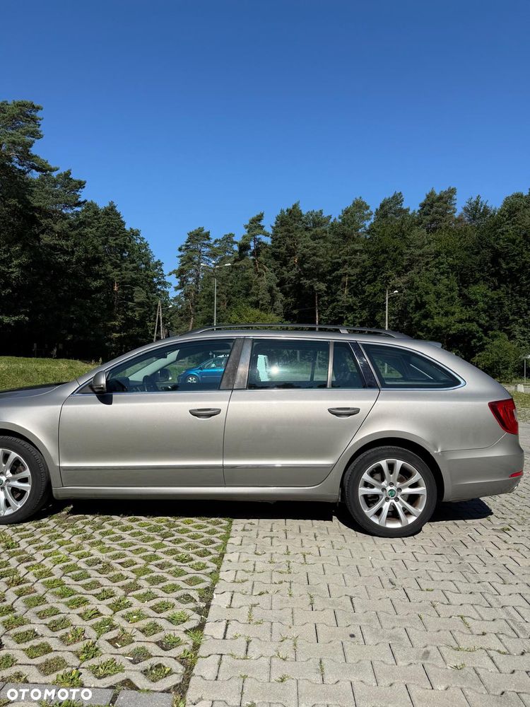 Skoda Superb 2.0 TDI Comfort DSG - 2