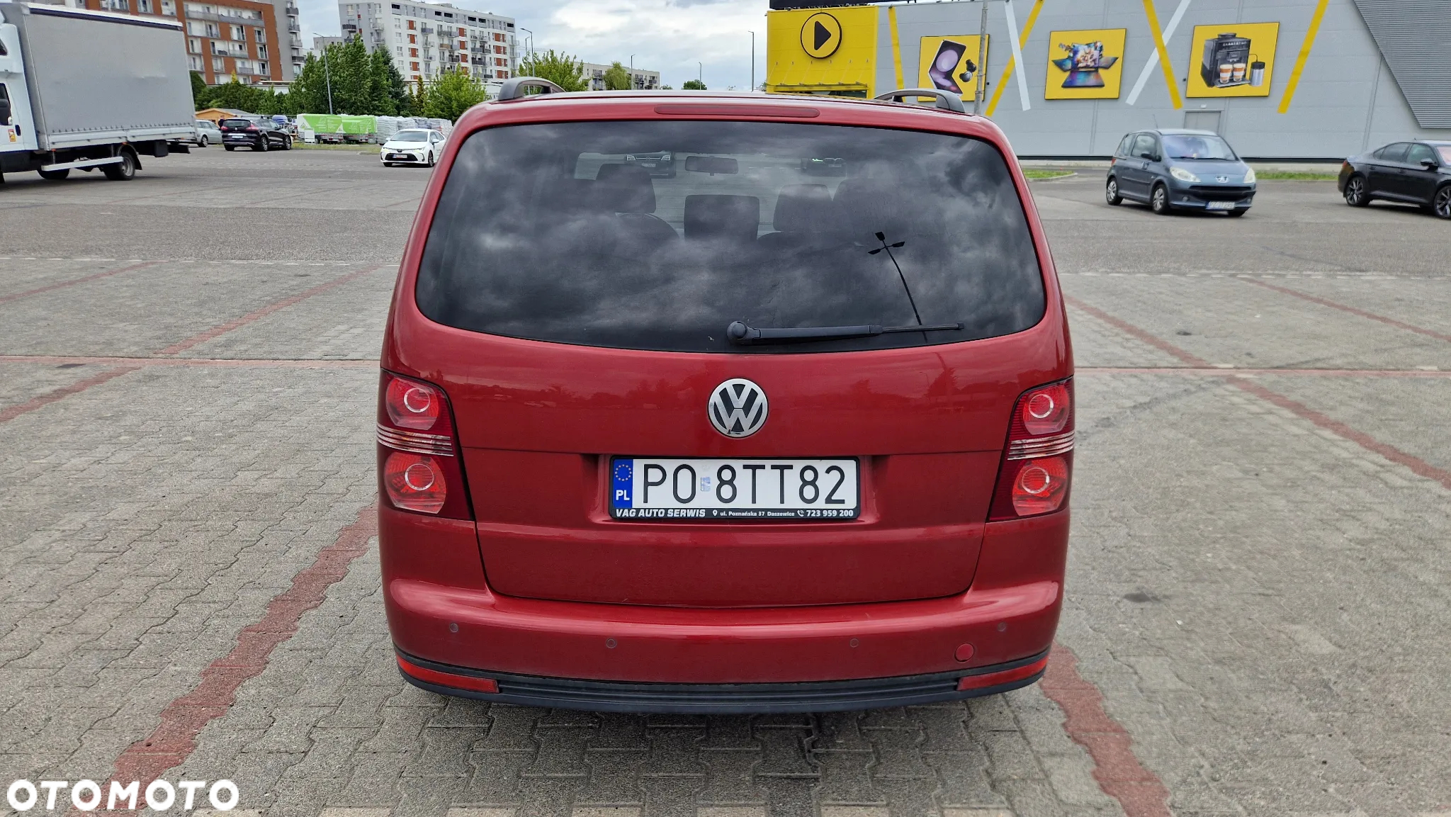 Volkswagen Touran 1.4 TSI Trendline DSG - 11