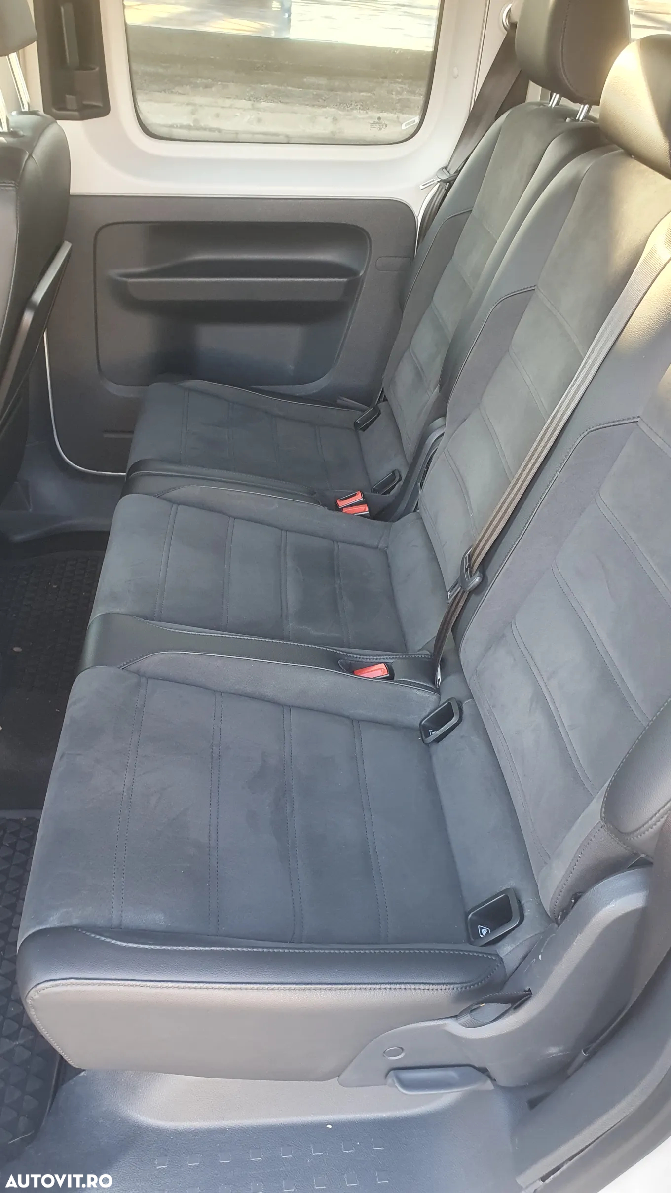 Volkswagen Caddy 2.0 TDI Maxi DSG 4M - 6