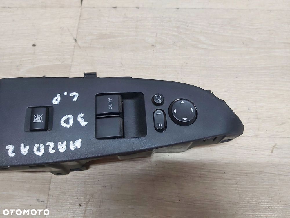 MAZDA 2 II DE przełącznik szyb lusterek lewy przód - 2
