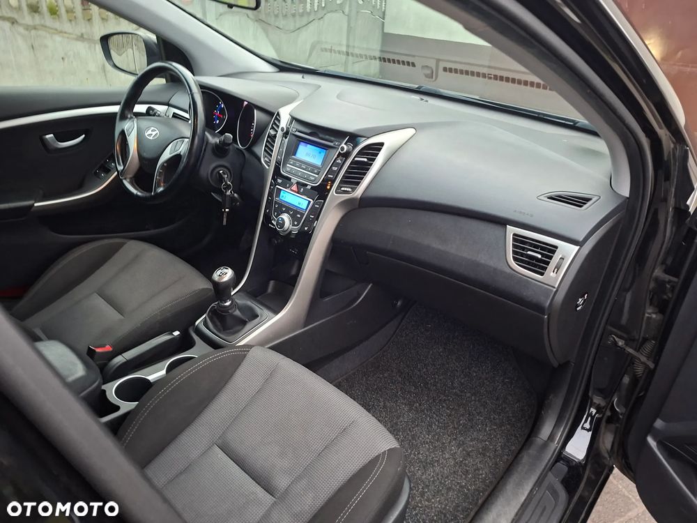 Hyundai i30 blue 1.6 CRDi Passion - 25