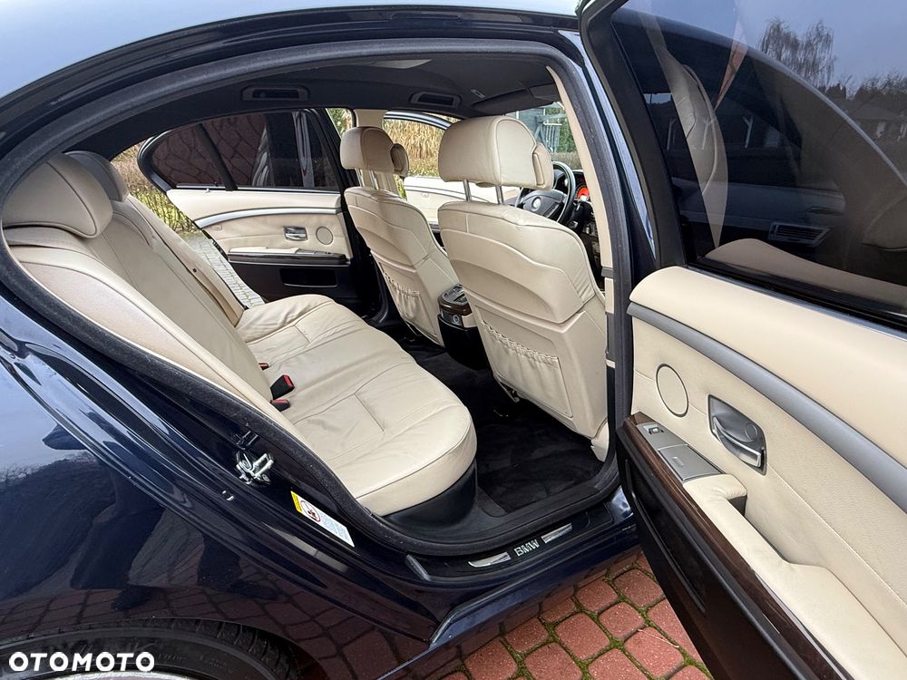 BMW Seria 7 730d - 24