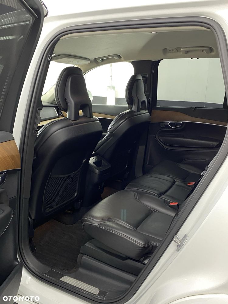 Volvo XC 90 - 7