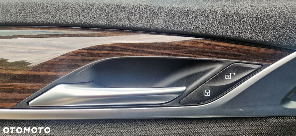 BMW Seria 5 518d - 11