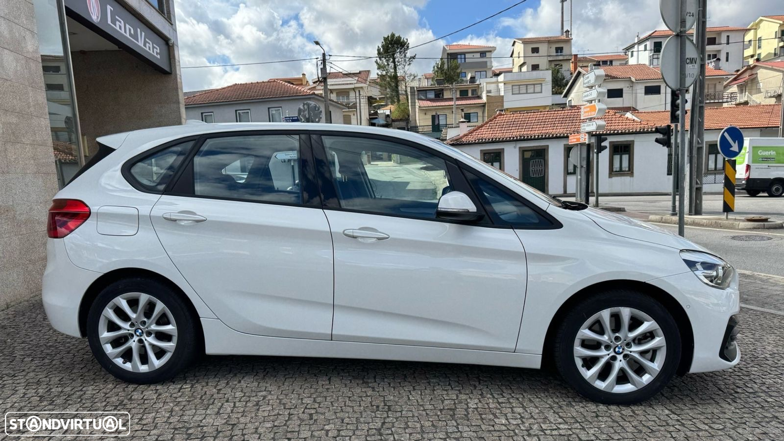 BMW 225xe Active Tourer - 4