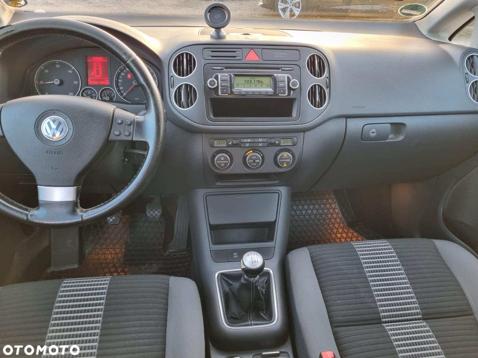 Volkswagen Golf Plus 1.9 TDI DPF United - 18