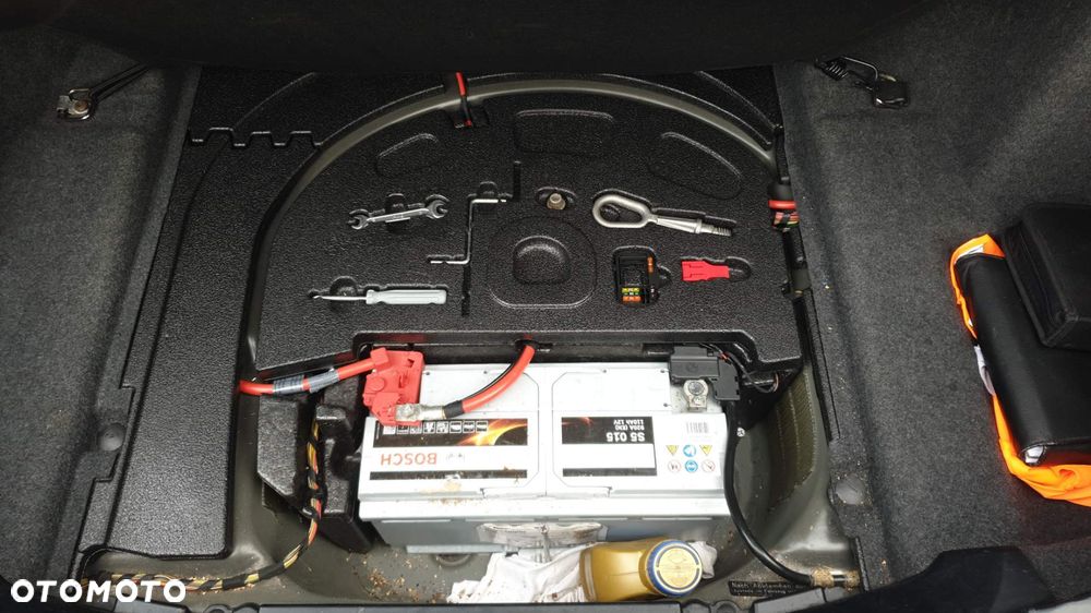 BMW Seria 6 650 i - 7